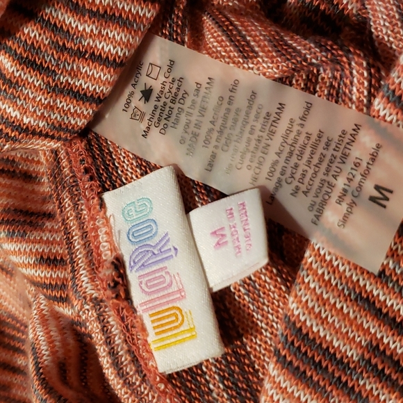 LuLaRoe Sweater - Picture 9 of 9